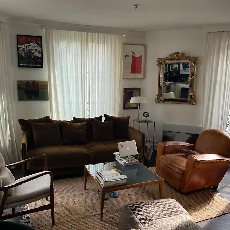 Privee Dans Superbe Parisien ! Homestay Paris
